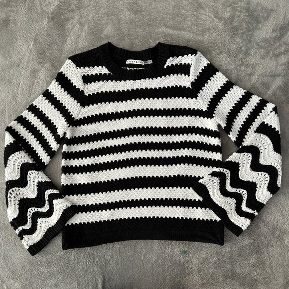 Alice + Olivia Striped Textured Bell Sleeve Sweater Women's LARGE Black White - Picture 1 of 6